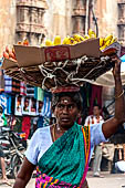 Street life around the Sri Meenakshi-Sundareshwarar Temple of Madurai. Tamil Nadu.  